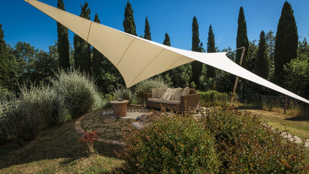 Villa La Lestra garden patio