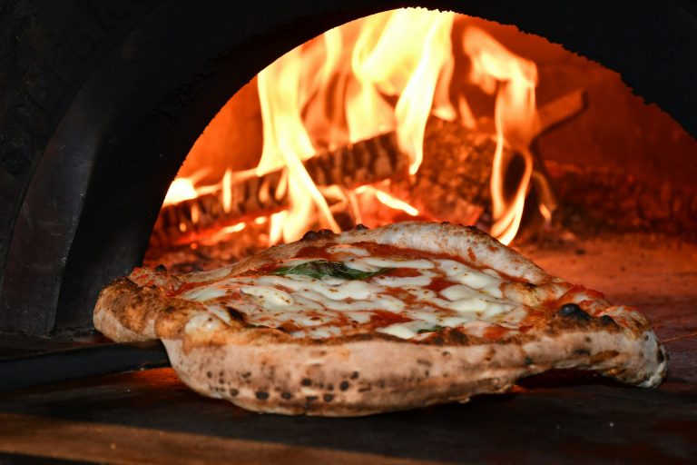 Where to Find the Best Pizza in Napoli (According to Locals)