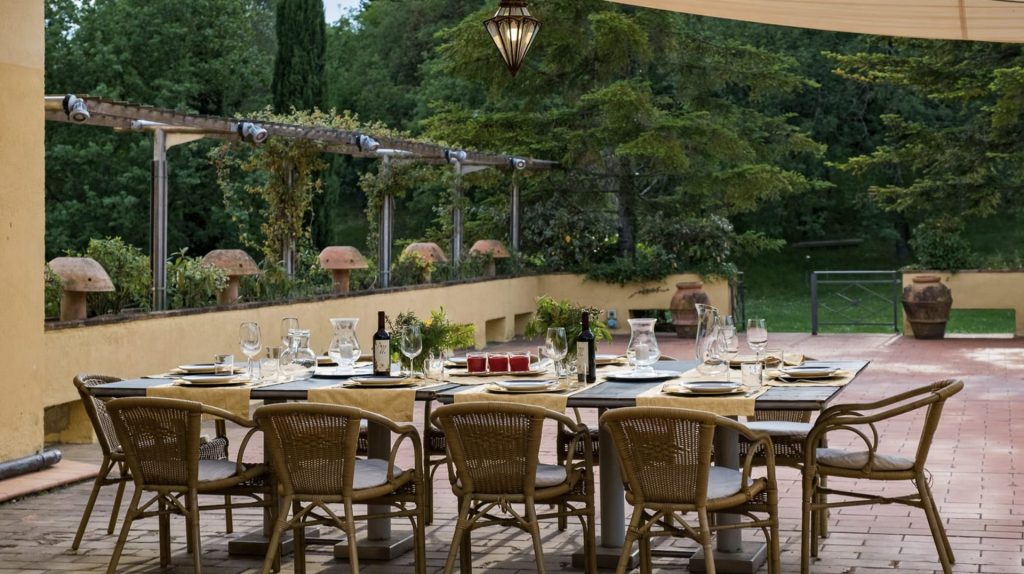 Villa Gaudia alfresco dining